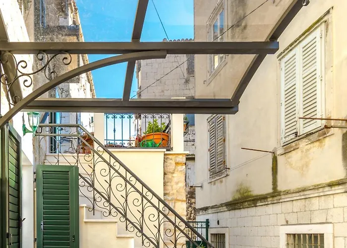 Apartments And Rooms Villa Erede